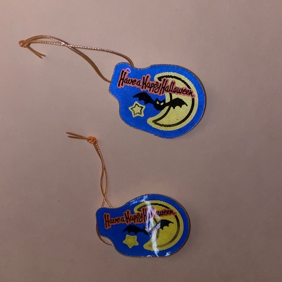 Hello Kitty Halloween Pins - Picture 3 of 4